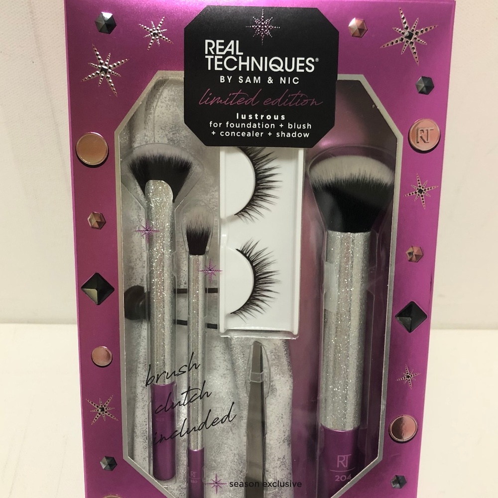 Real Techniques by Sam & Nic Brush Set NIB